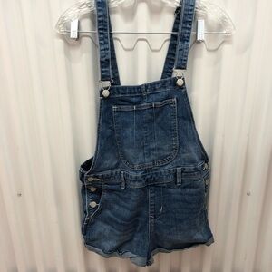 Old Navy Women’s Shorts Oversells Size Small